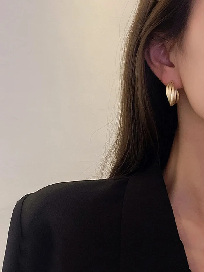 Bracelets Yellow Chimes Yellow Chimes Hoop Earrings for Women Fashion Golden Hoops Earrings Gold Plated Twisted Layered Hoop Bali Earrings for Girls Birthday Gift for Girls Women Anniversary Gift for Wife
