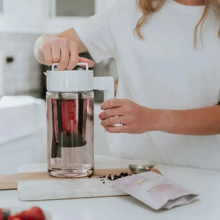 Earrings Tease Cold Brew Tea Coffee Pitcher