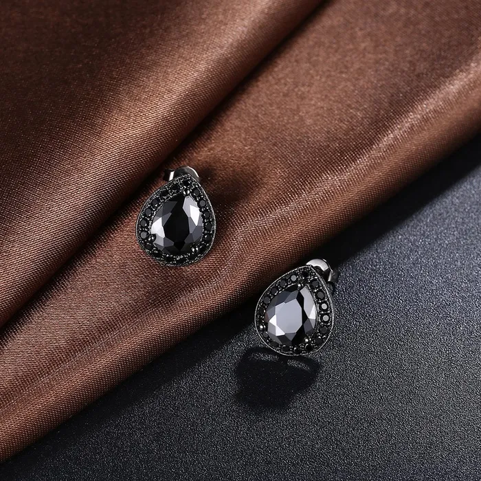 Earrings Yellow Chimes Yellow Chimes A5 Grade Black Crystal Black Gun Plated Studs Earrings for Women Girls