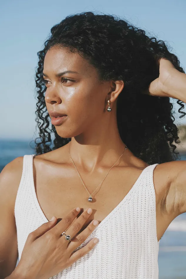 Kamoka Pearl Necklaces SilveryAqua Tahitian Pearl Diamond Halo Necklace on 14K White Gold