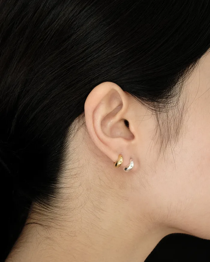 MYJN Earrings Oera Tiny Lock Hoop Earrings
