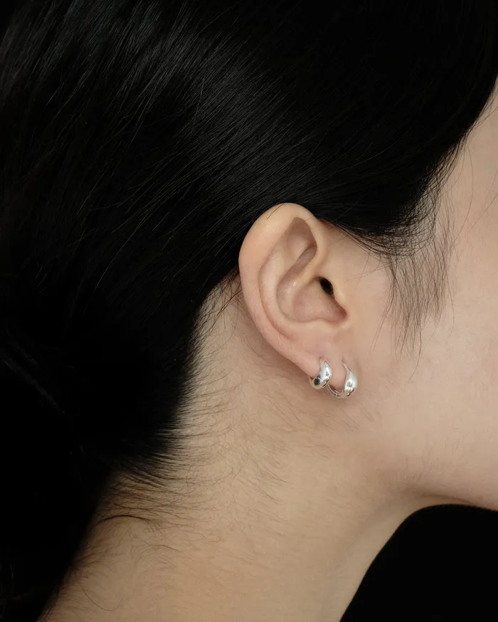 MYJN Earrings Oera Tiny Lock Hoop Earrings