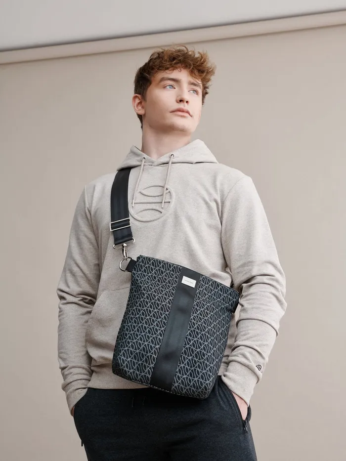 Trombi Shoulder Bag Black Print Globe Hope Globe Hope Rings