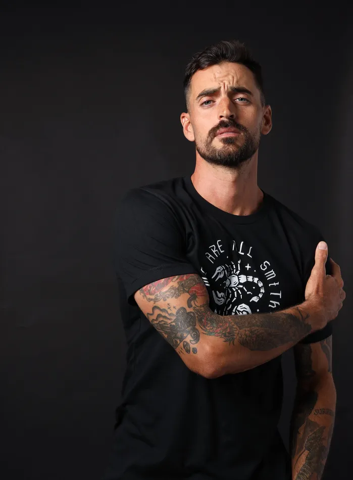 WE ARE ALL SMITH Mens Jewelry Clothing Rings Scorpions Short Sleeve Black Unisex tshirt