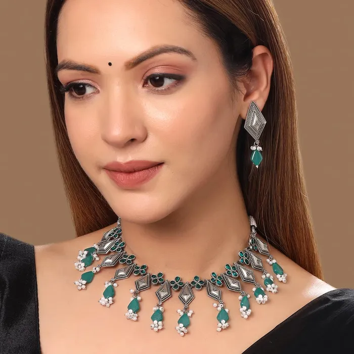 Yellow Chimes Jewellery Set for Women and Girls Choker Set for Women Silver Tone Green Beads Drop Choker Necklace Set for Women Birthday Gift For Girls and Women Anniversary Gift for Wife Yellow Chimes Earrings