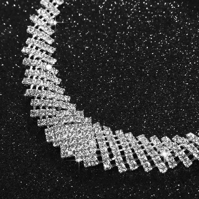 Yellow Chimes Necklaces Yellow Chimes Crystal Jewellery Set for Women Crystal Jewelry Set Silver Plated Choker Necklace Set with Earrings for Women and Girls
