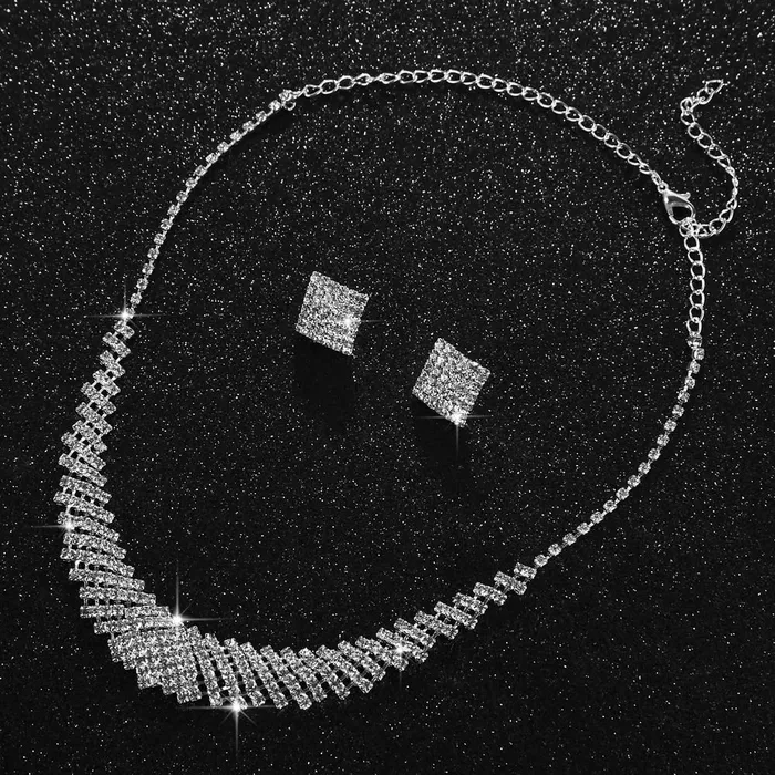 Yellow Chimes Necklaces Yellow Chimes Crystal Jewellery Set for Women Crystal Jewelry Set Silver Plated Choker Necklace Set with Earrings for Women and Girls