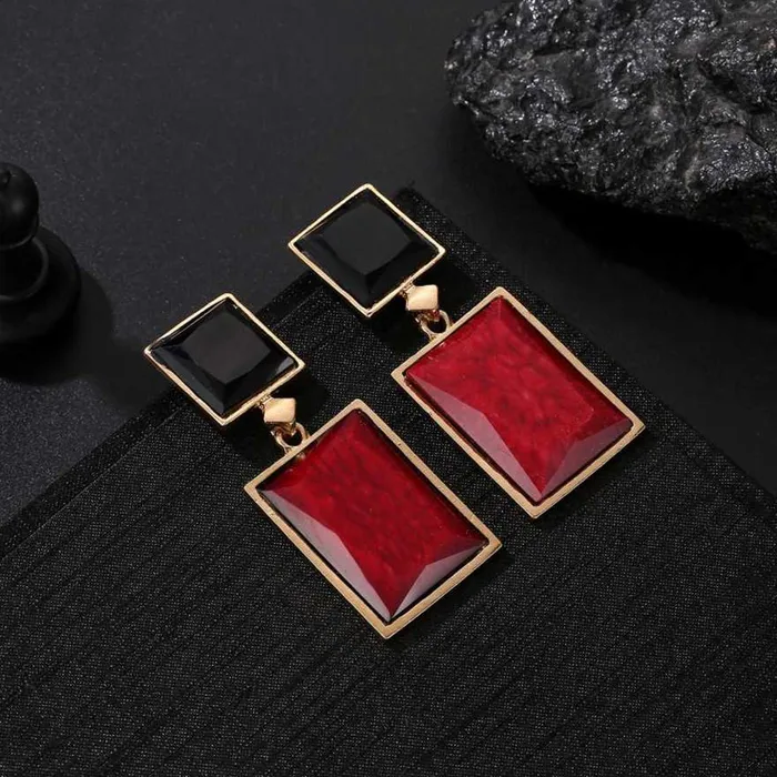 Yellow Chimes Red and Black Crystal Stone Stud Earrings Set Fashionable Western Style Earrings Combo for Girls Women Yellow Chimes Necklaces
