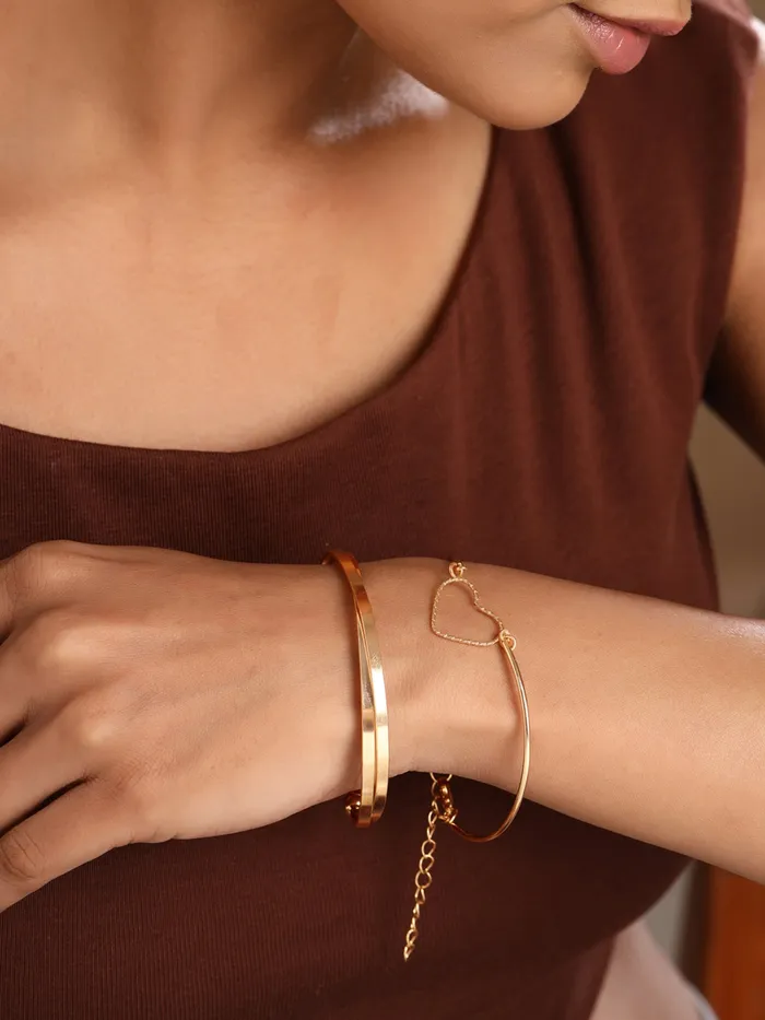 Yellow Chimes Rings Yellow Chimes Combo Bracelet for Woman Fashion Golden 4 Pcs Hand Bracelets Set for Women Hand Accessories for Women Chain Bracelet for Girls Birthday Gift for Women Anniversary Gift for Wife
